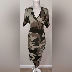 Like new Size XS New York & Co. army print sweater dress